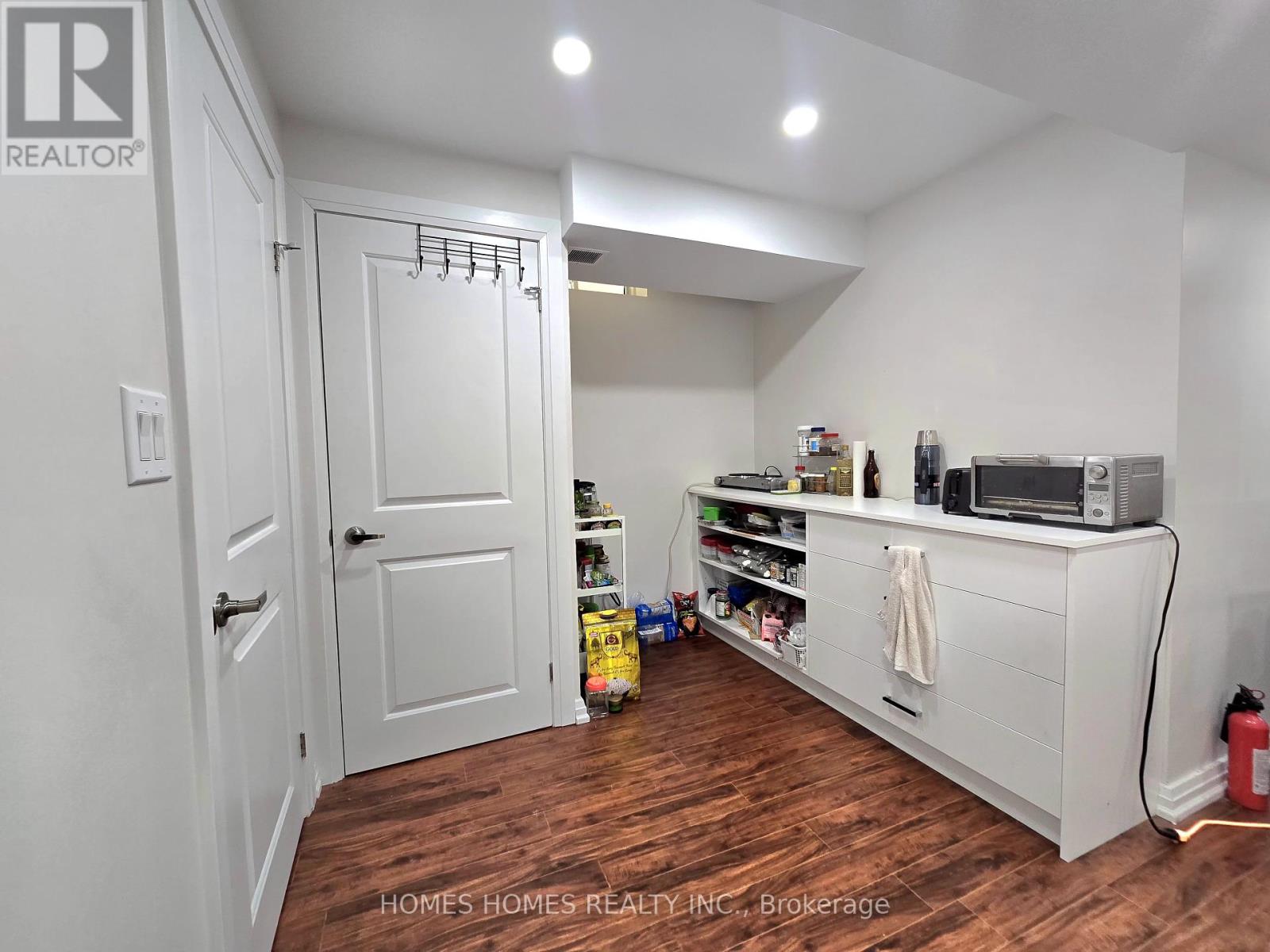 6 Grasshopper Way, Brampton (Sandringham-Wellington), Ontario  L6R 2E4 - Photo 44 - W12183237