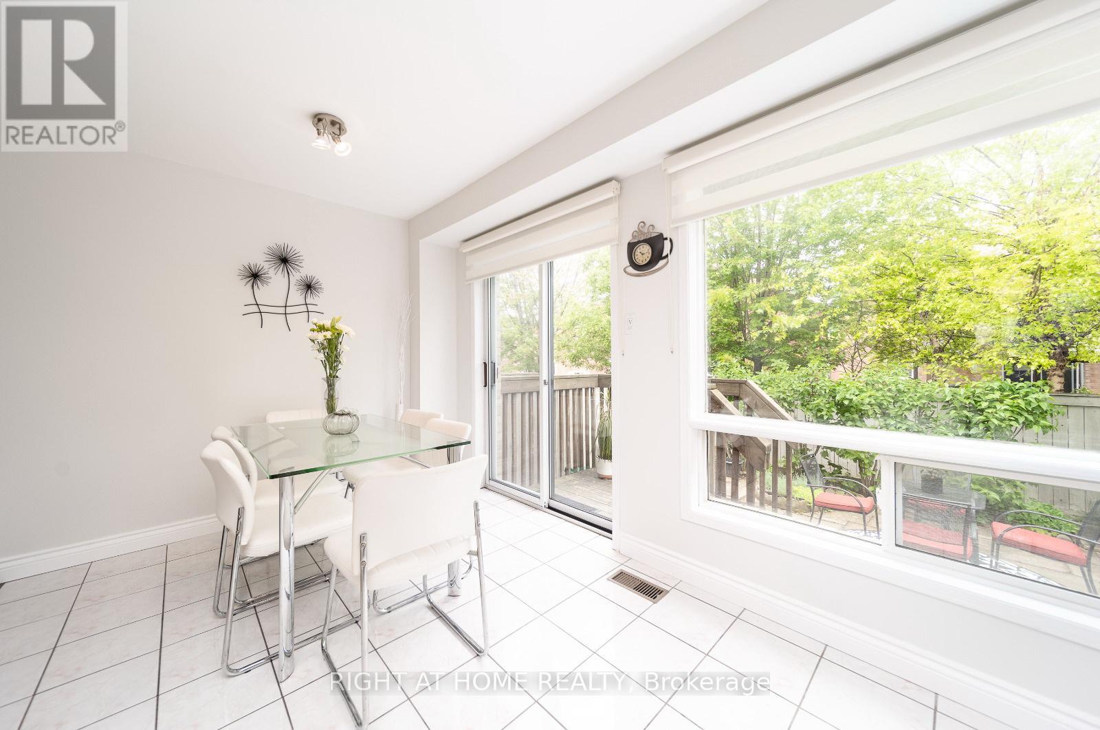 133 - 1292 Sherwood Mills Boulevard, Mississauga, Ontario  L5V 2G8 - Photo 11 - W12182966