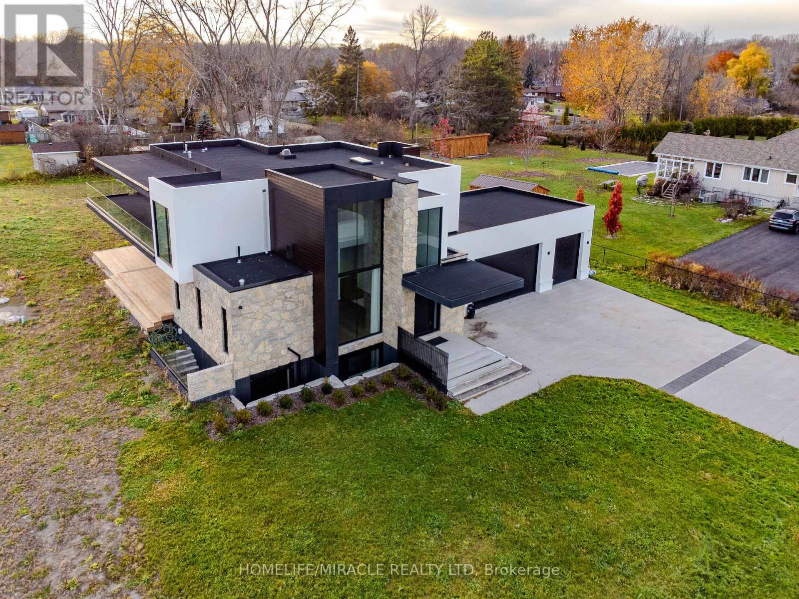 16 Bayswater Road, Quinte West, Ontario  K8V 5P5 - Photo 30 - X12183243