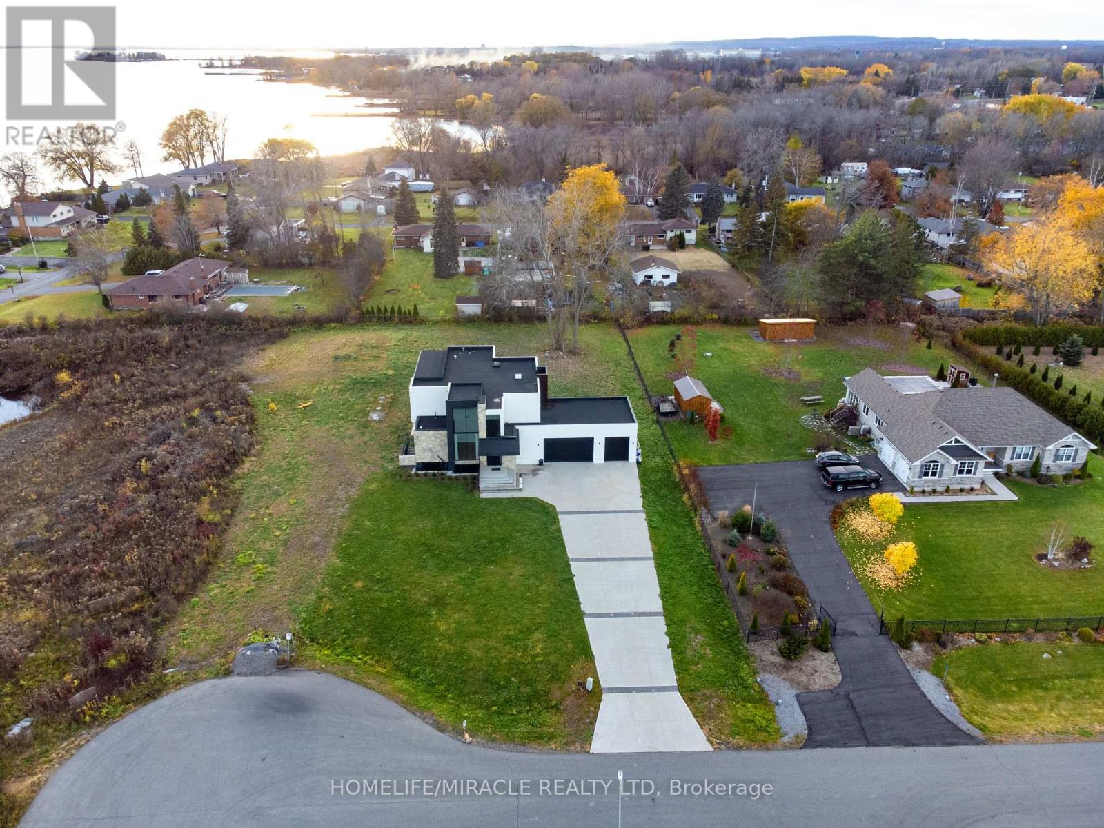 16 Bayswater Road, Quinte West, Ontario  K8V 5P5 - Photo 31 - X12183243