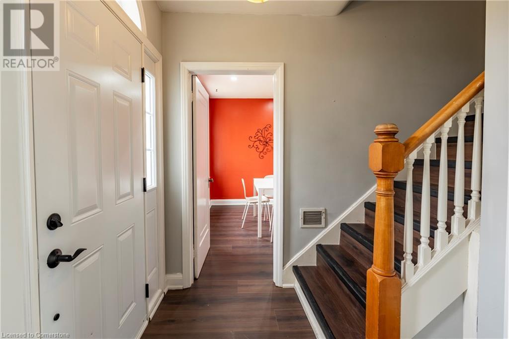 Property at 456 FOUNTAIN Street S image 5