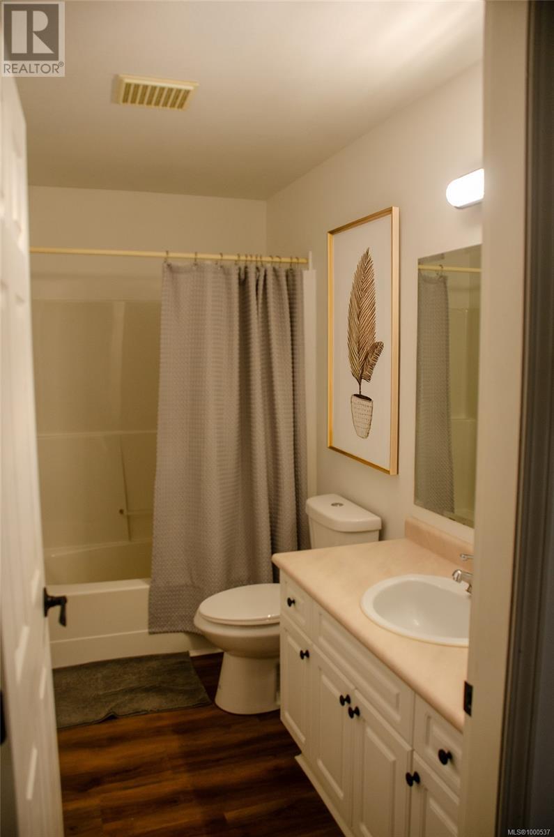 Property at 6112 Cedar Grove Dr image 5