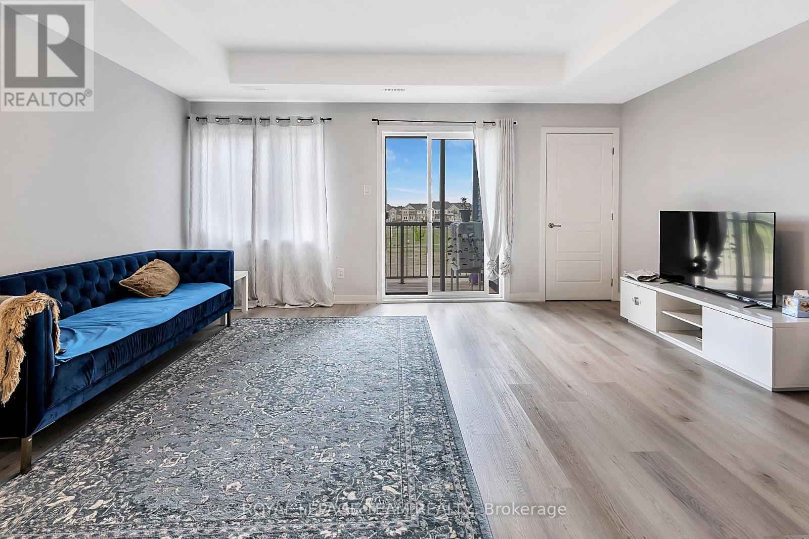 518 Parnian Private, Ottawa, Ontario  K2J 6Z8 - Photo 3 - X12183244
