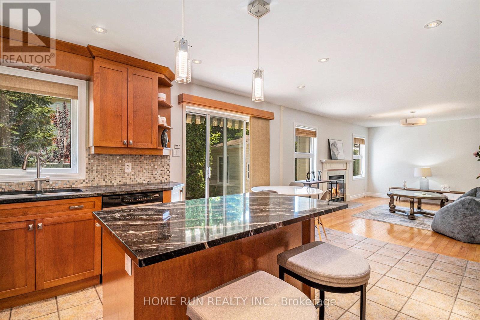 1452 Leblanc Drive, Ottawa, Ontario  K1C 3W6 - Photo 11 - X12183271