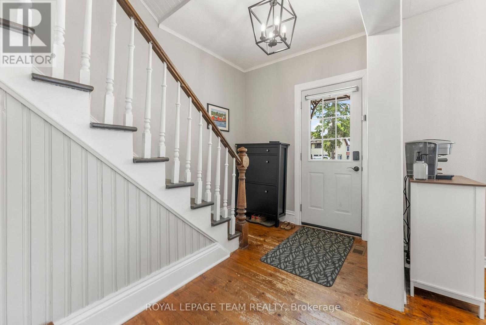 Property at 79 RUSSELL STREET N image 3