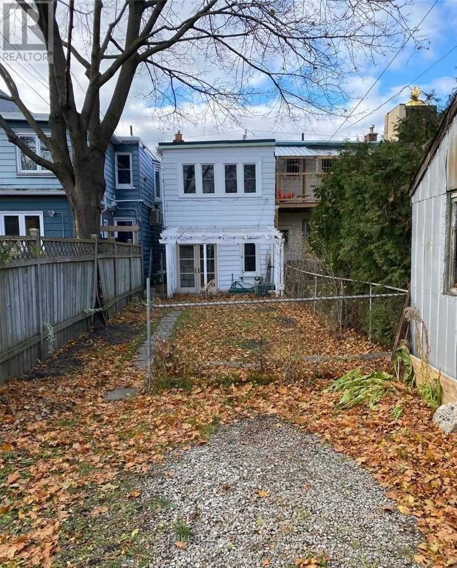 625 Crawford Street, Toronto, Ontario  M6G 3K2 - Photo 2 - C12183009