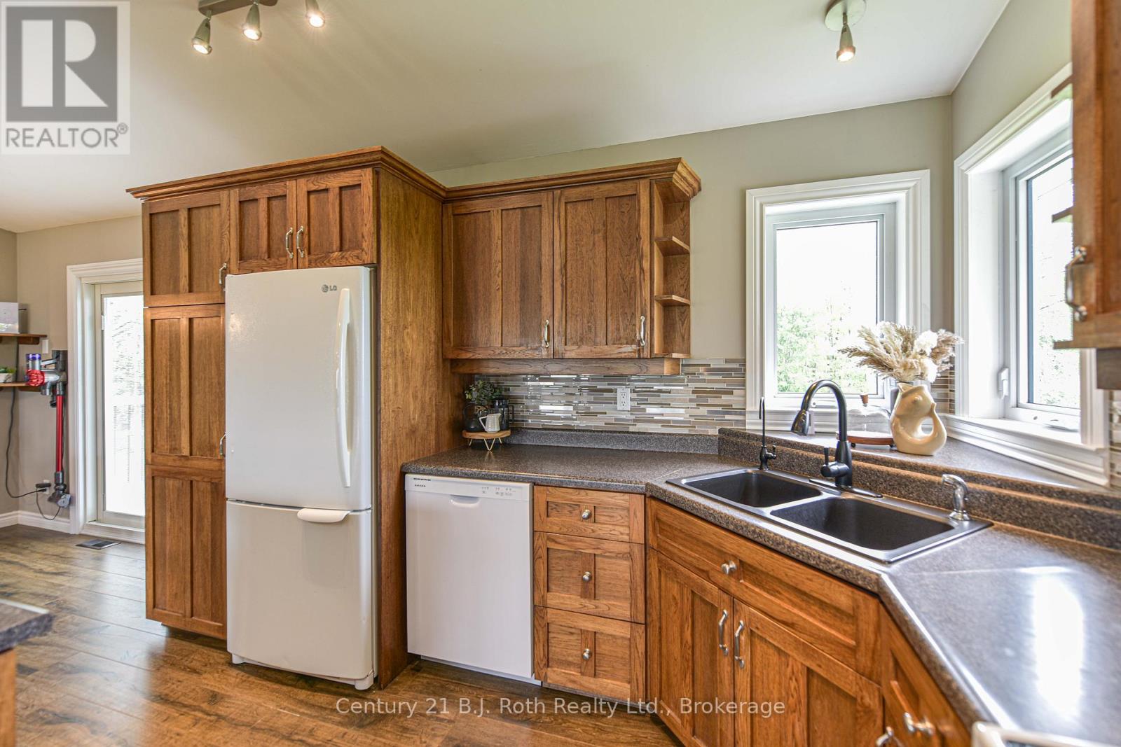 3516 Kirkfield Road, Kawartha Lakes, Ontario  L0K 1W0 - Photo 10 - X12183246