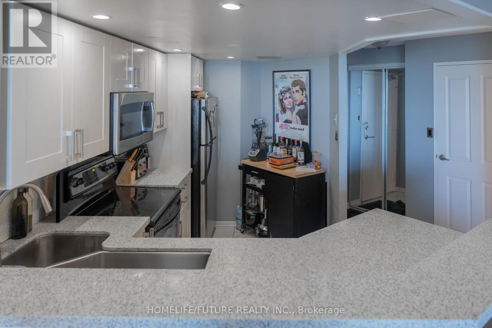 1004 - 77 Maitland Place, Toronto (Cabbagetown-South St. James Town), Ontario  M4V 2V6 - Photo 13 - C12183290