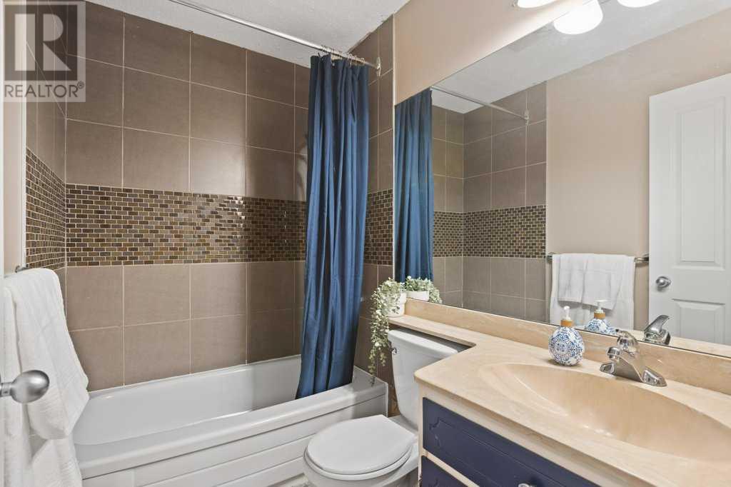 131 Bracewood Road Sw, Calgary, Alberta  T2W 3B9 - Photo 16 - A2223754