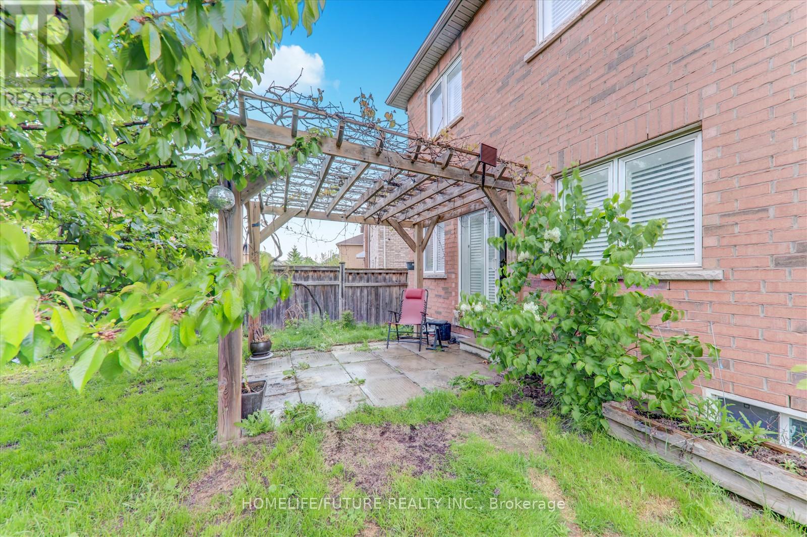 14 Newcroft Road, Brampton, Ontario  L6P 2L6 - Photo 37 - W12183270