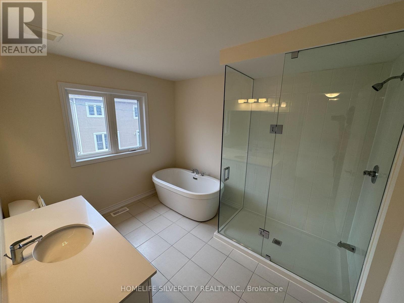 128 Molozzi Street, Erin, Ontario  N0B 1T0 - Photo 17 - X12183264