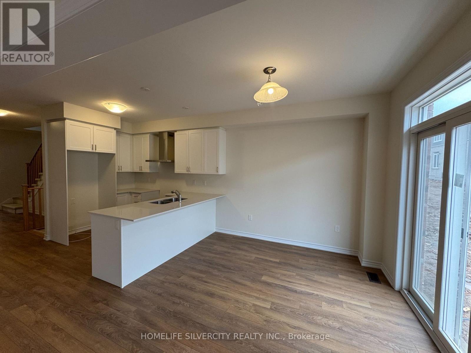 128 Molozzi Street, Erin, Ontario  N0B 1T0 - Photo 4 - X12183264