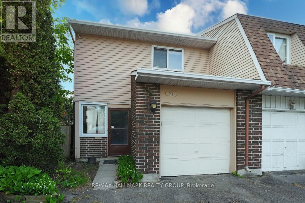 24 Erin Crescent, Ottawa, Ontario  K1V 9Z2 - Photo 2 - X12183312