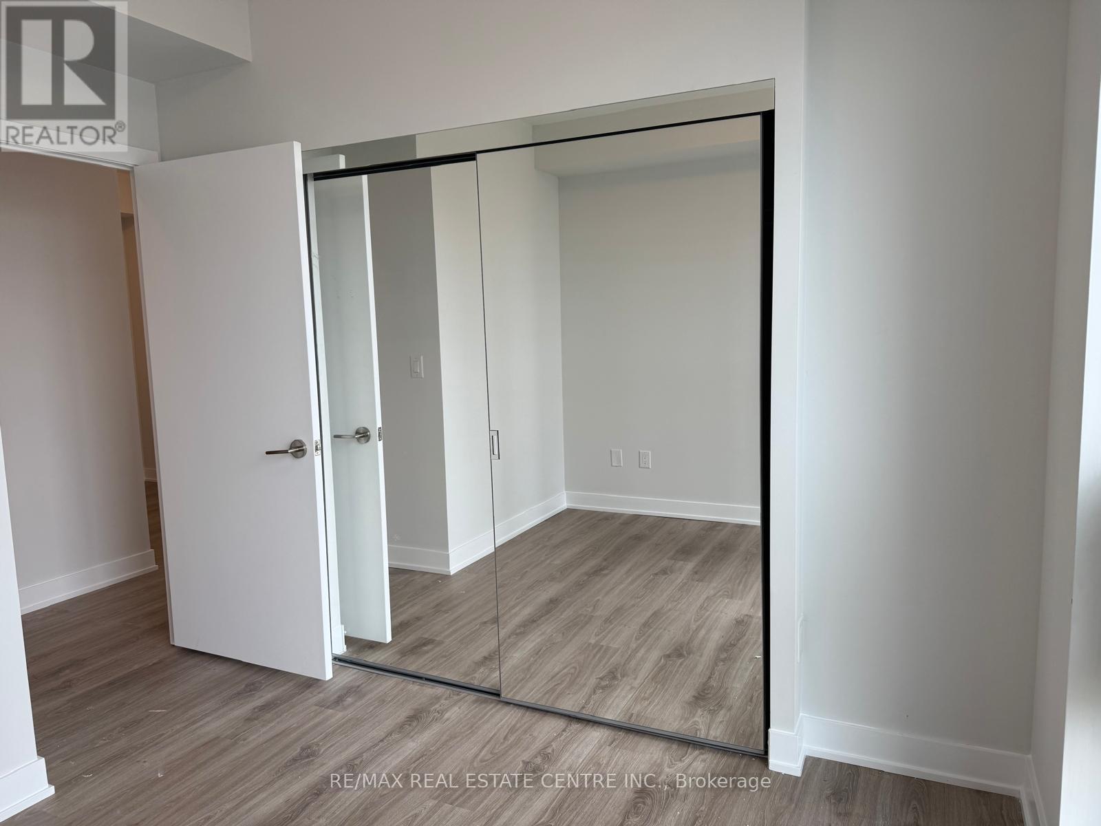 1611 - 430 Square One Drive, Mississauga, Ontario  L5B 0L6 - Photo 24 - W12180426