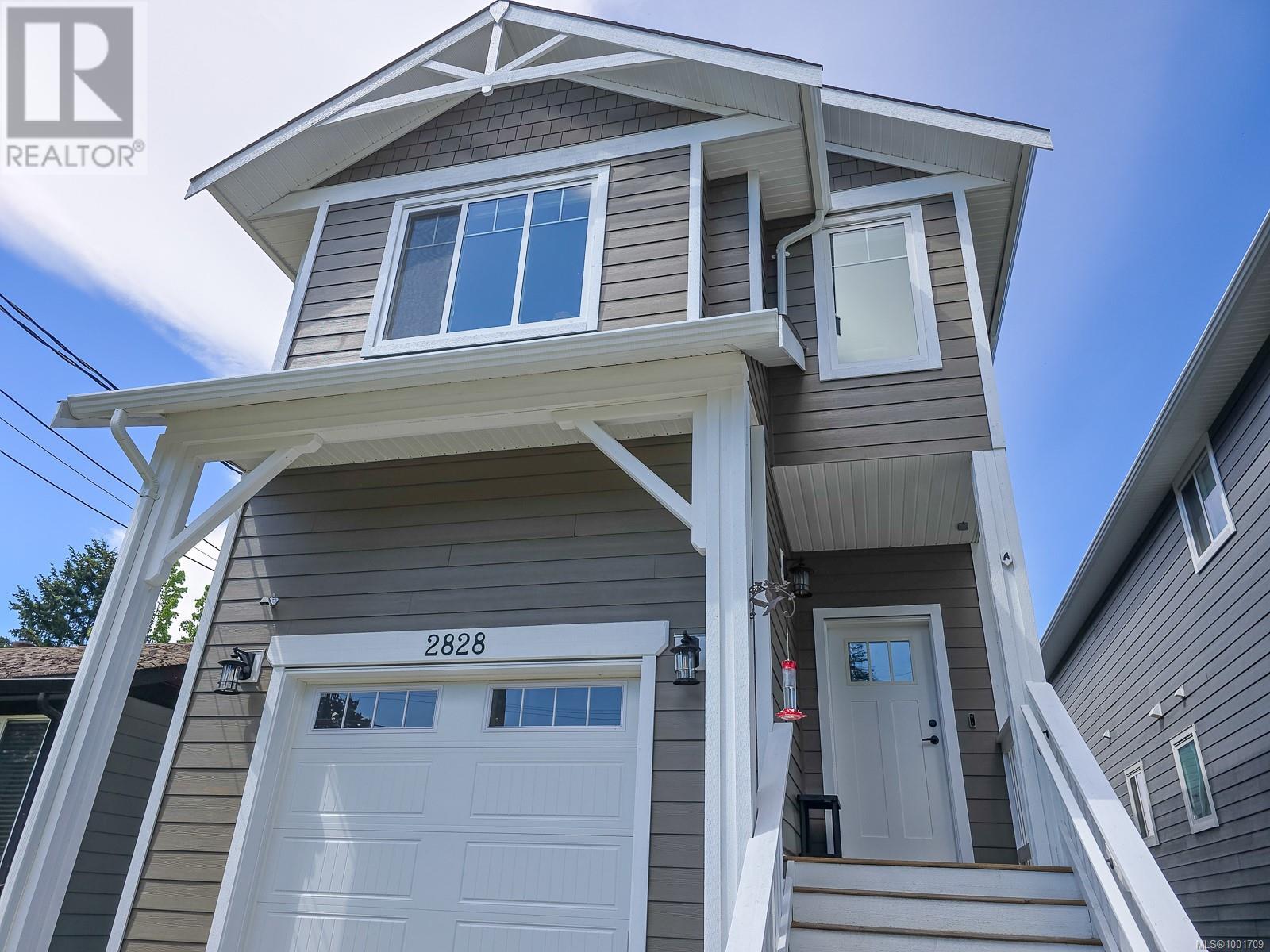 2828 Maryport Ave, Cumberland, British Columbia
