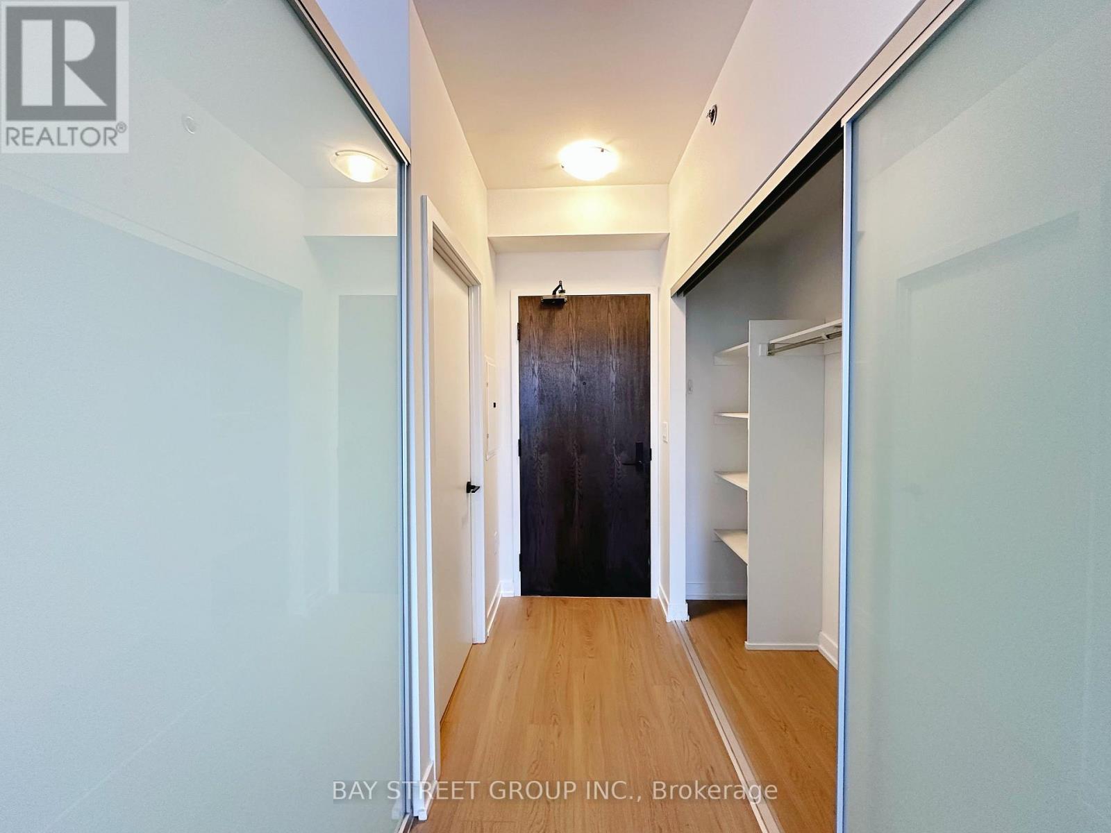 2909 - 426 University Avenue, Toronto, Ontario  M5G 1S9 - Photo 4 - C12183308