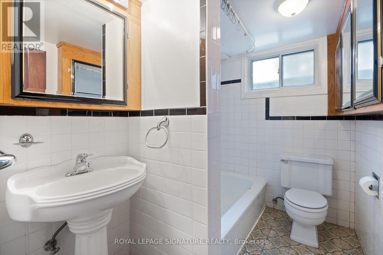 151 Ranee Avenue, Toronto, Ontario  M6A 1N3 - Photo 32 - C12180838