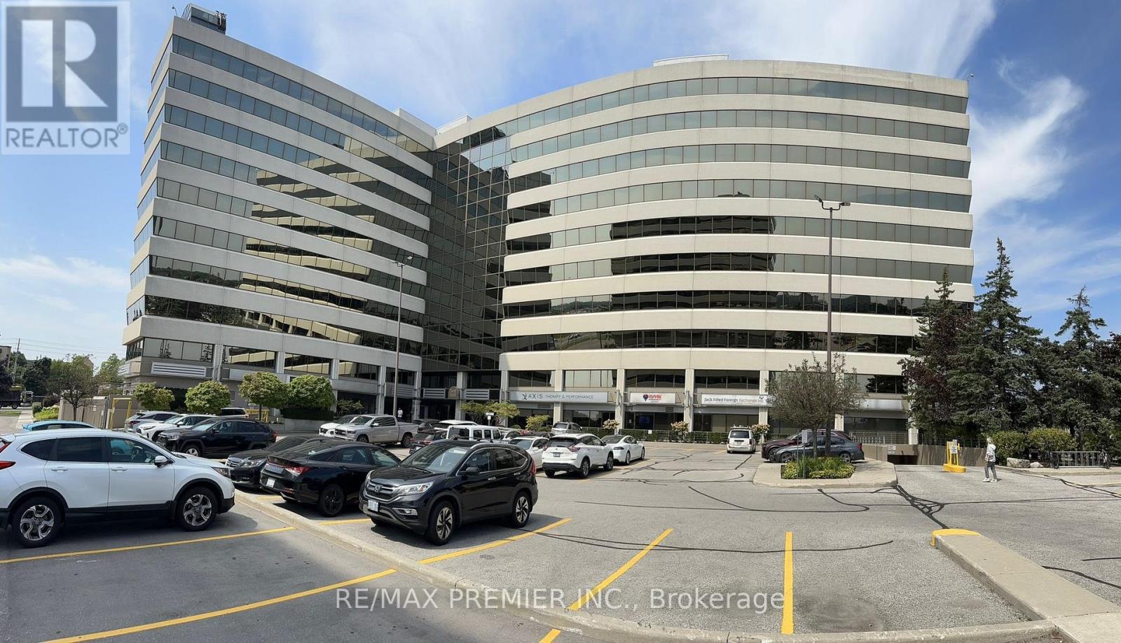 700-04 - 305 MILNER AVENUE, Toronto, Ontario