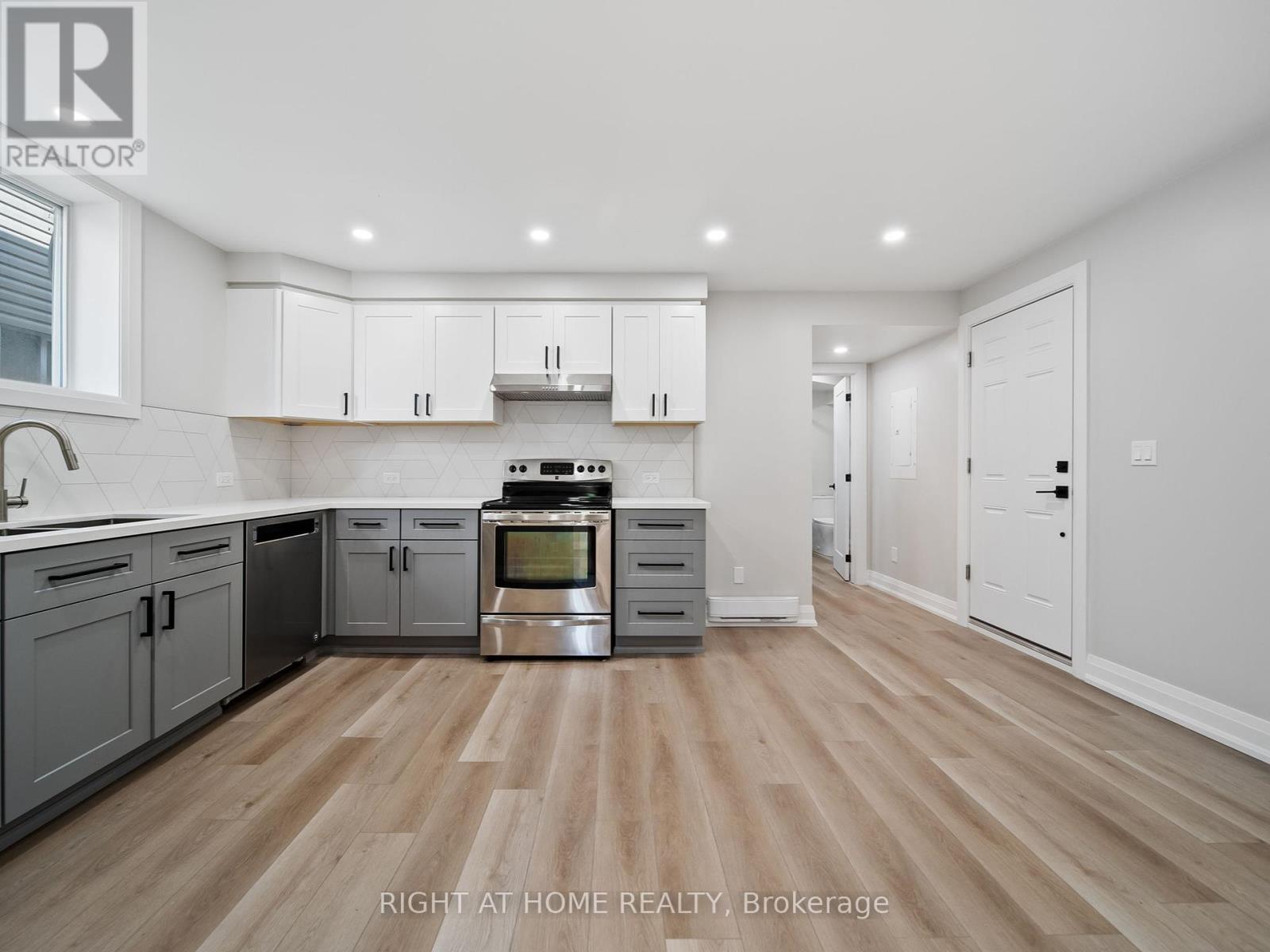 14 Christine -Lower Place, Orillia, Ontario  L3V 7P1 - Photo 4 - S12183302