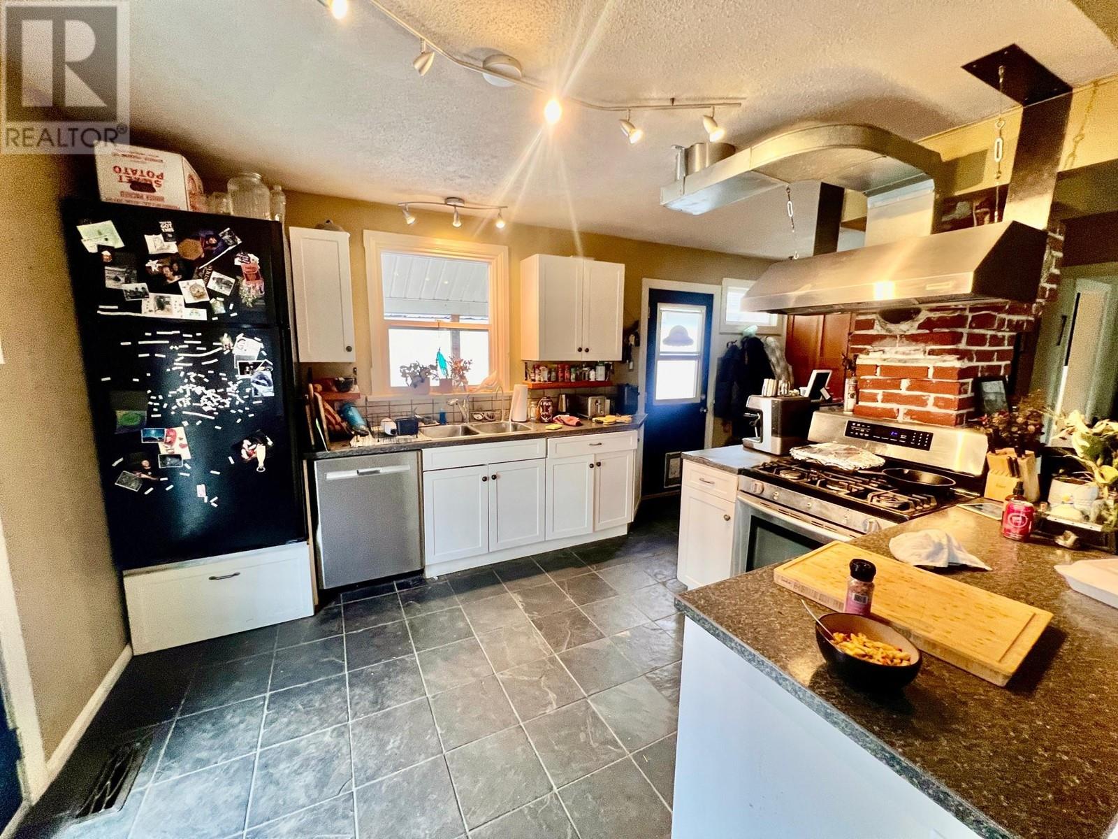 Property at 510 Innes Street image 4