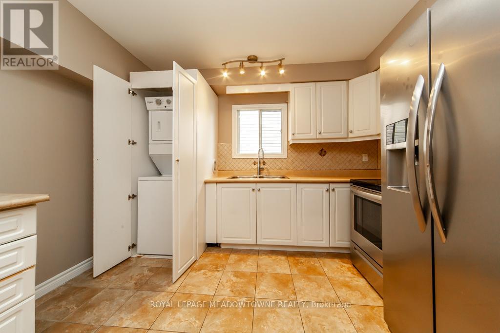 2819 Bucklepost Road, Mississauga (Meadowvale), Ontario  L5N 1X6 - Photo 11 - W12183294