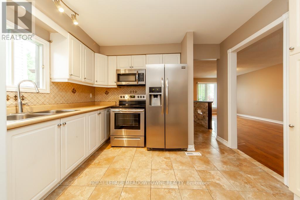 2819 Bucklepost Road, Mississauga (Meadowvale), Ontario  L5N 1X6 - Photo 9 - W12183294