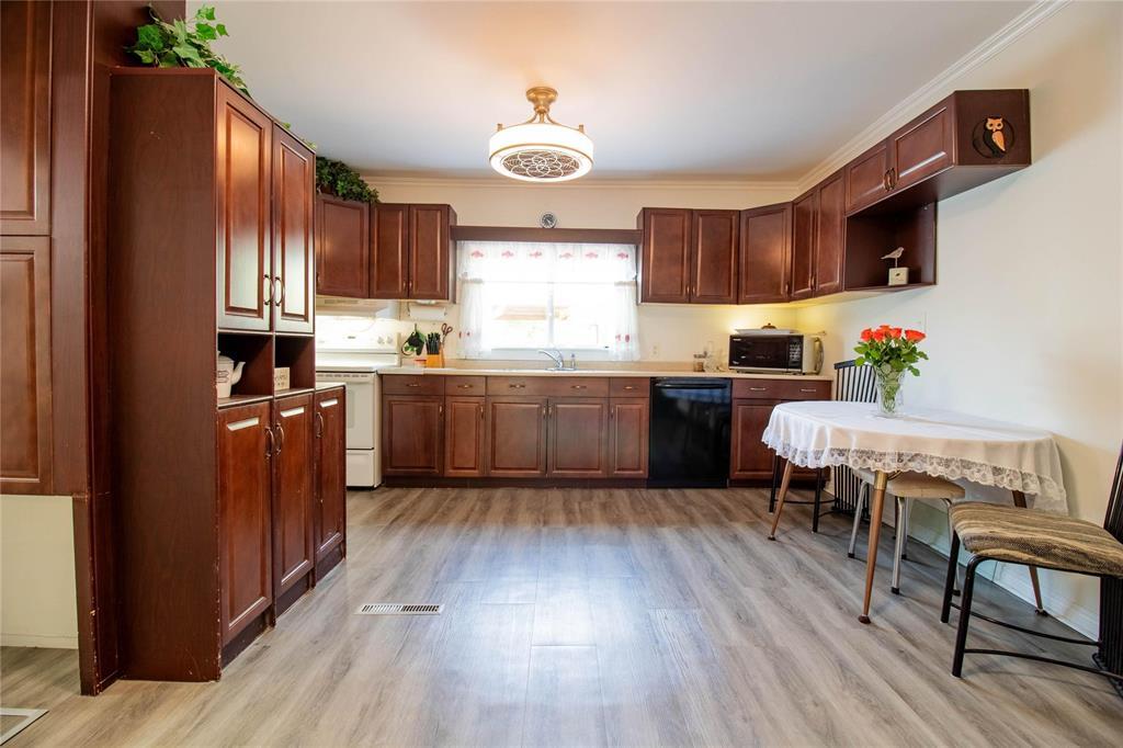 875 Redwood Avenue, Winnipeg, Manitoba  R2X 0X6 - Photo 7 - 202512966