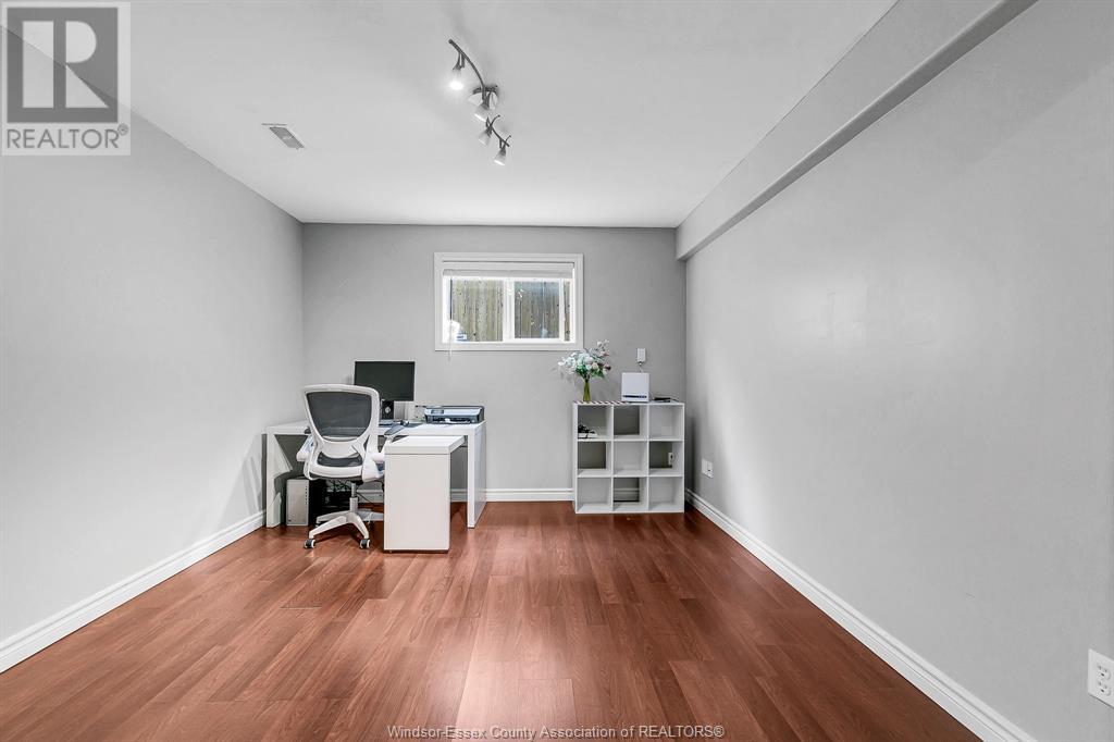 4274 Canberra, Windsor, Ontario  N9G 3E7 - Photo 15 - 25013532