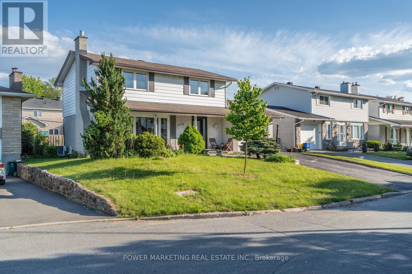2714 Hickson Crescent, Ottawa, Ontario  K2H 6Y6 - Photo 2 - X12183325