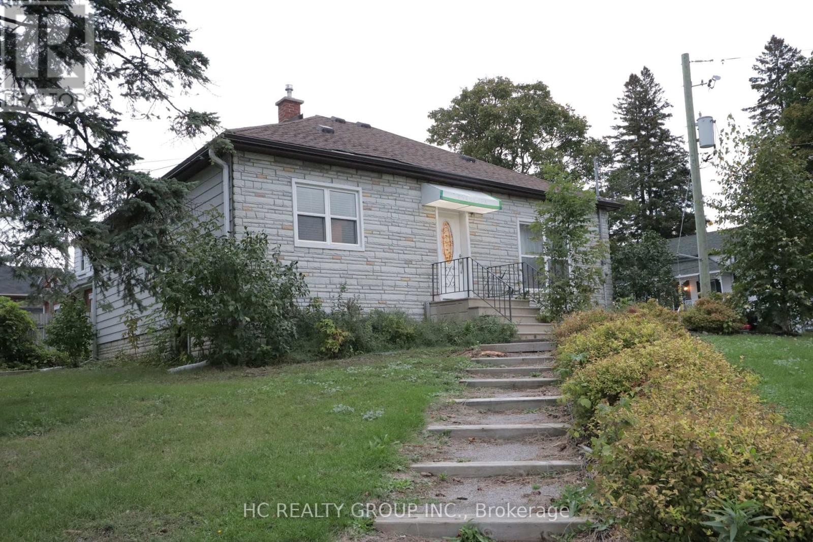 Upper - 94 Prospect Street, Newmarket, Ontario  L3Y 3T4 - Photo 12 - N12183183