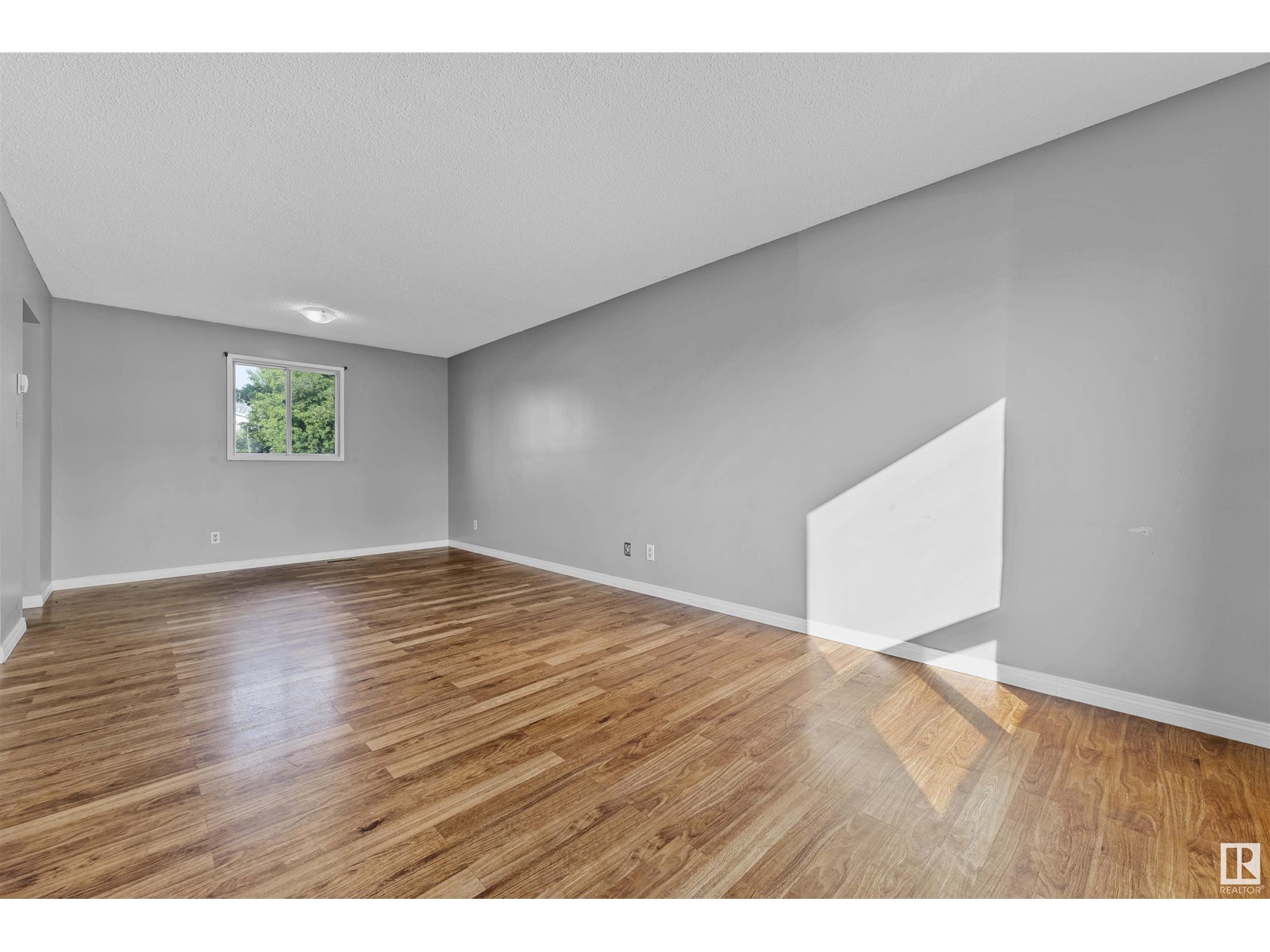 4912 36 Av Nw, Edmonton, Alberta  T6L 3S5 - Photo 10 - E4439331