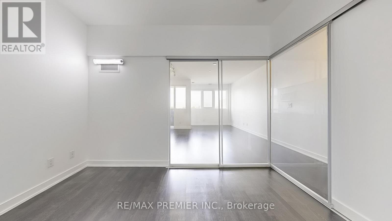 420 - 501 St Clair Avenue W, Toronto, Ontario  M5P 0A2 - Photo 23 - C12182881