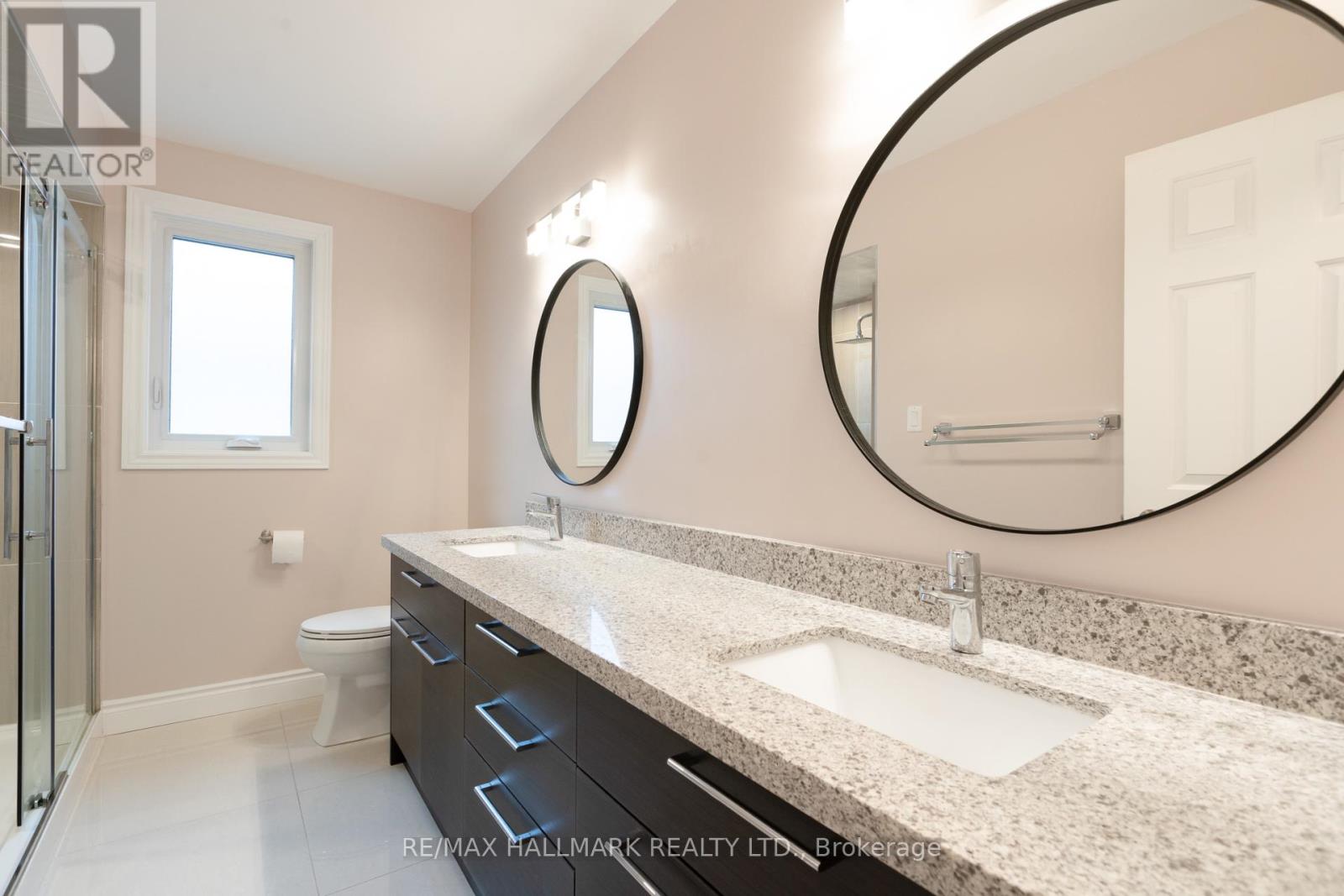 1309 Sweetbirch Court, Mississauga, Ontario  L5C 3R4 - Photo 22 - W12183318