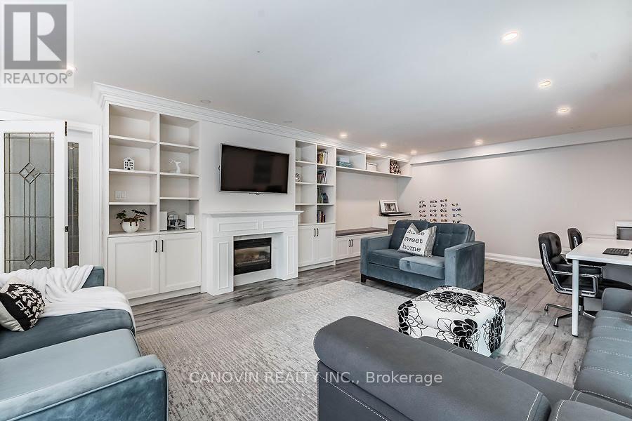 2410 Lionheart Crescent, Mississauga, Ontario  L5K 1S3 - Photo 25 - W12183347