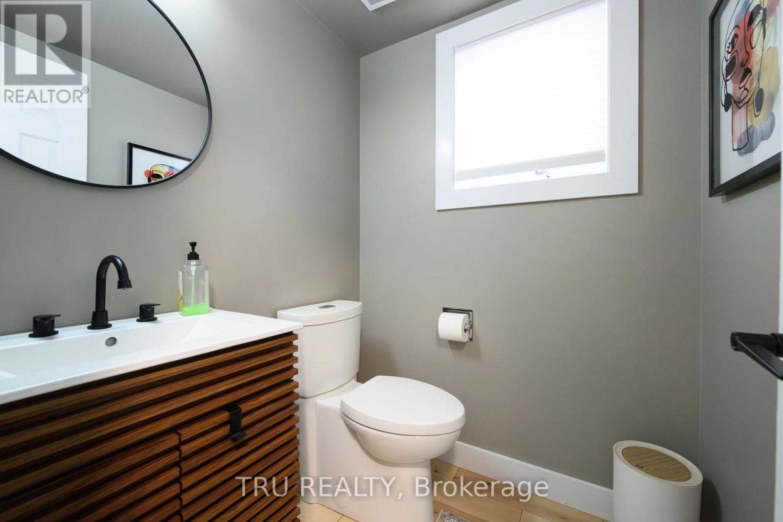 49 Florizel Avenue, Ottawa, Ontario  K2H 9R1 - Photo 17 - X12183350