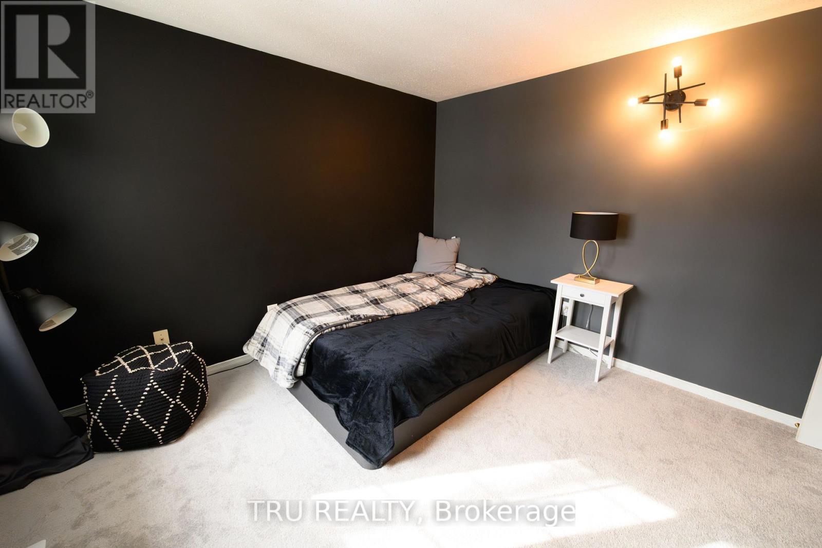 49 Florizel Avenue, Ottawa, Ontario  K2H 9R1 - Photo 22 - X12183350
