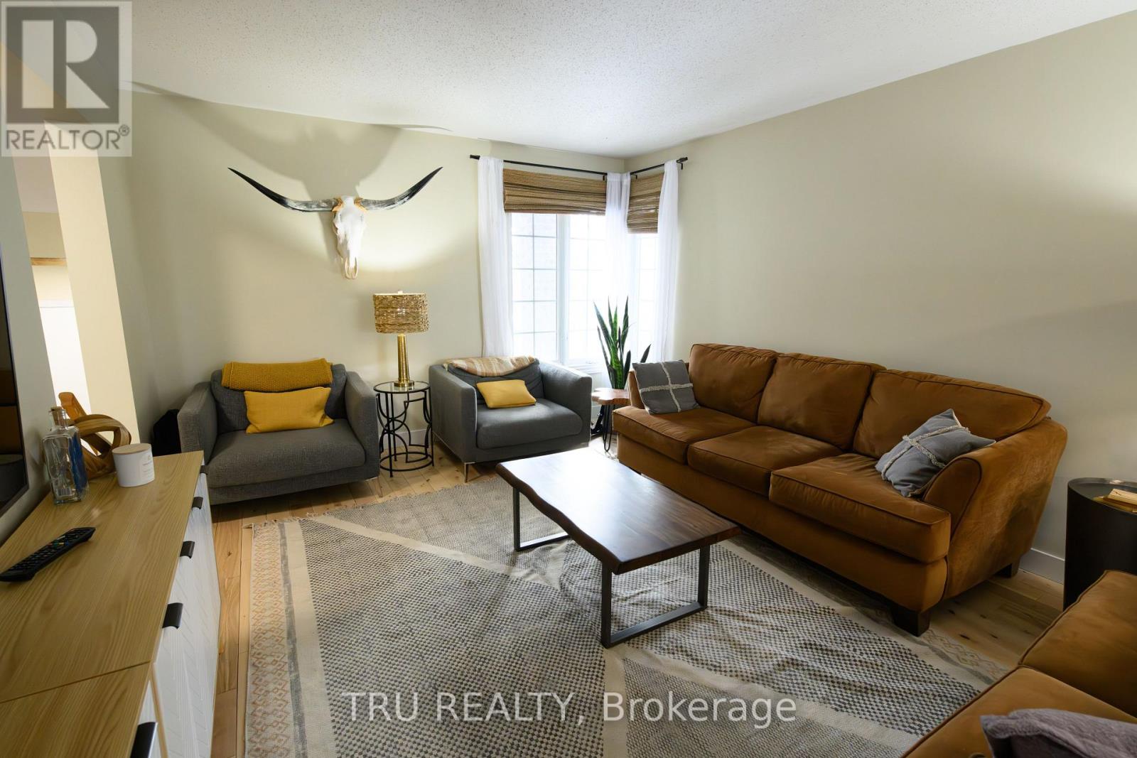 49 Florizel Avenue, Ottawa, Ontario  K2H 9R1 - Photo 5 - X12183350