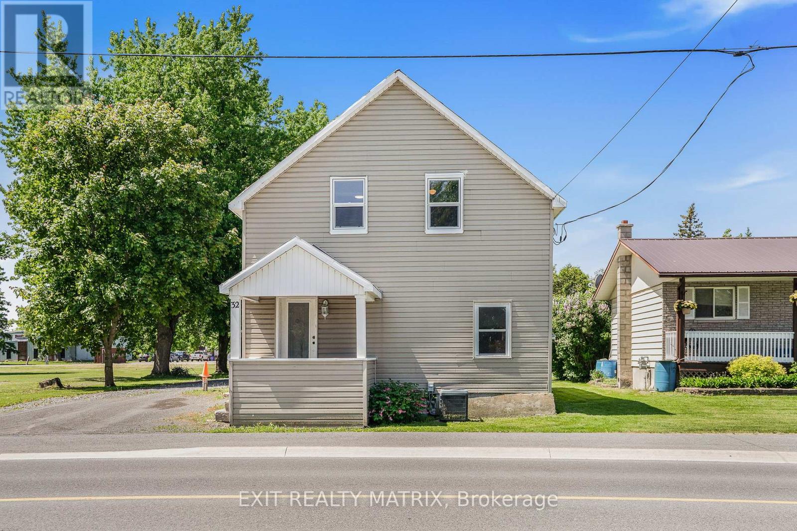 32 Cockburn Street, North Stormont, Ontario  K0C 1G0 - Photo 2 - X12182677