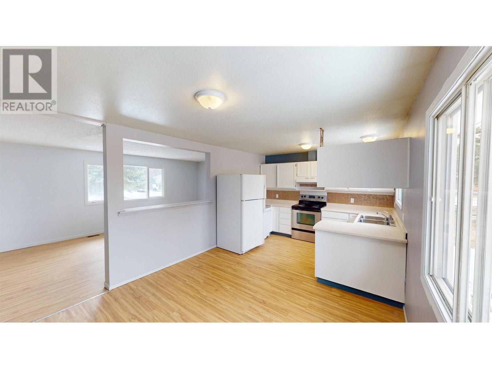 10109 Macintosh Crescent, Hudsons Hope, British Columbia  V0C 1V0 - Photo 4 - R2976256