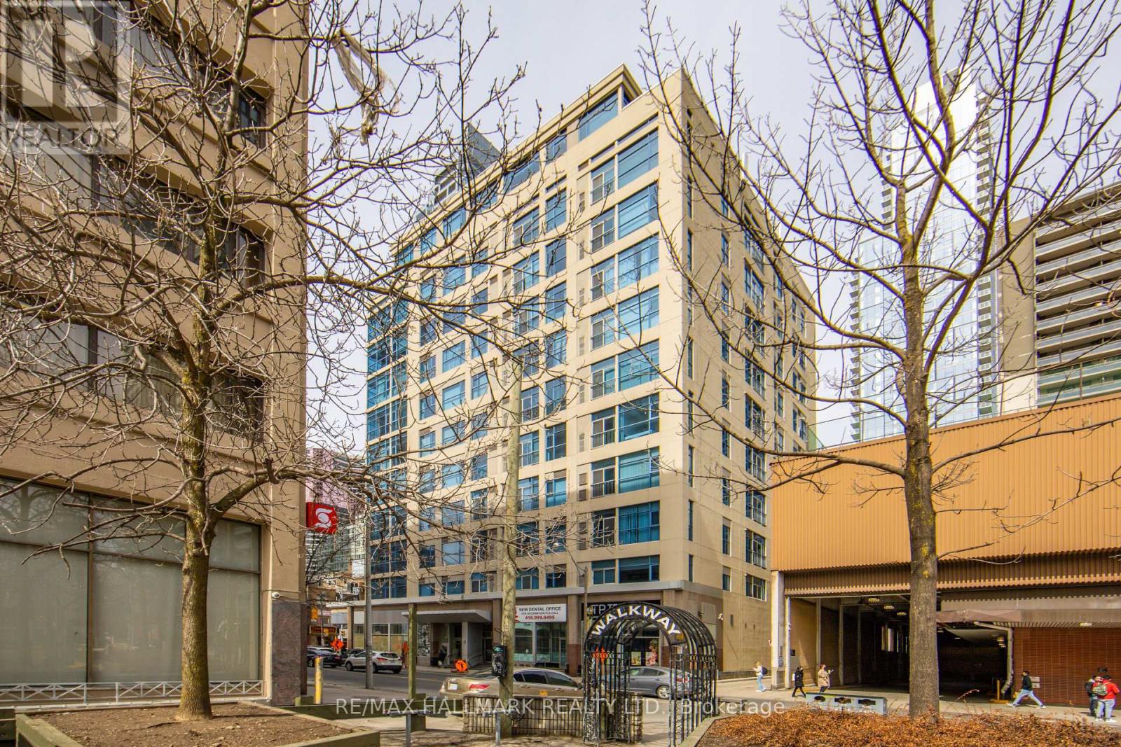 311 - 8 Wellesley Street E, Toronto, Ontario  M4Y 3B2 - Photo 1 - C12183362
