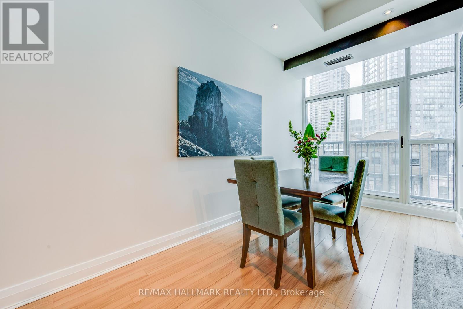 311 - 8 Wellesley Street E, Toronto, Ontario  M4Y 3B2 - Photo 11 - C12183362