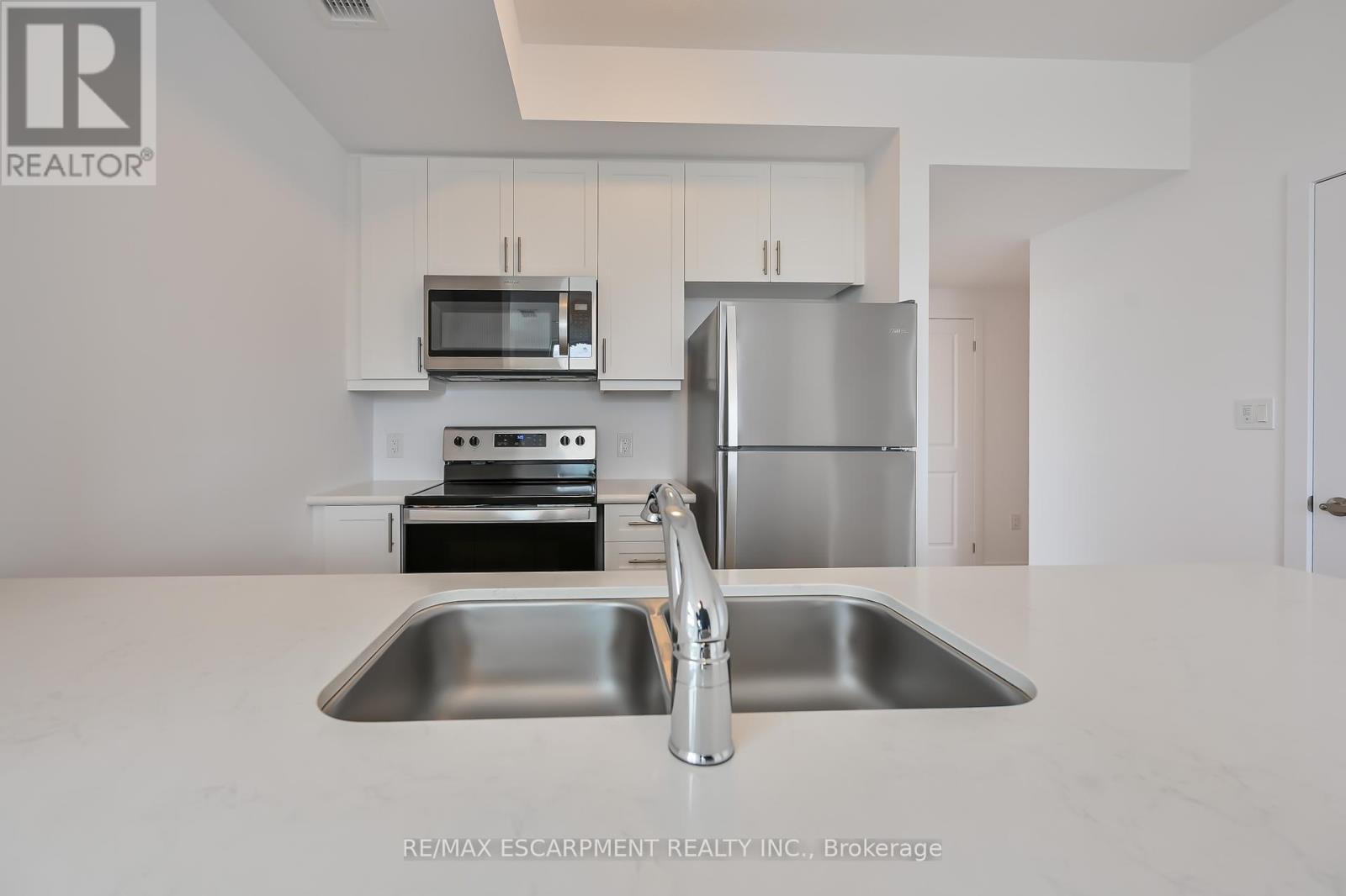 611 - 470 Dundas Street E, Hamilton, Ontario  L8B 2A6 - Photo 5 - X12183352