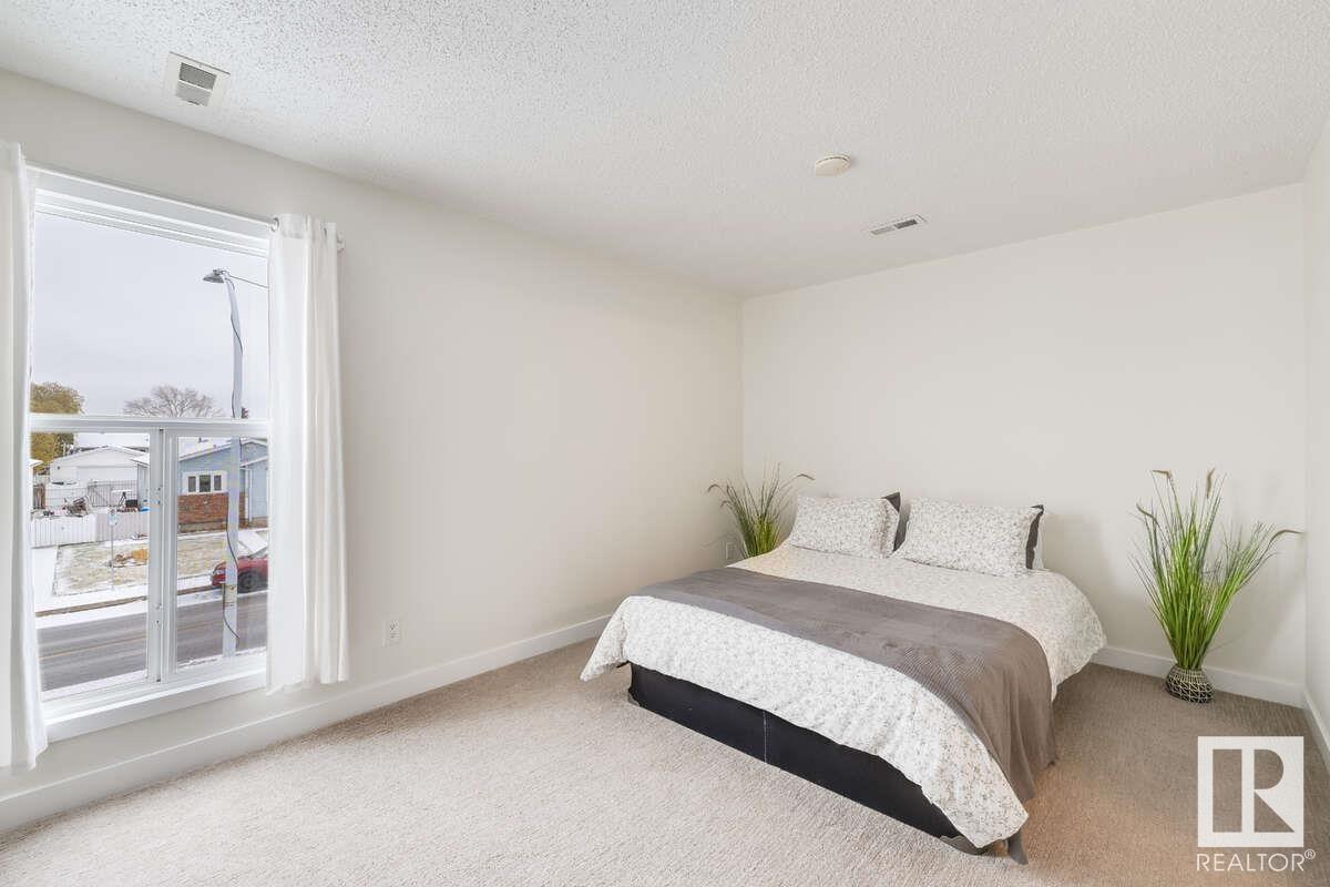 2306 151 Av Nw, Edmonton, Alberta  T5Y 2L1 - Photo 3 - E4439200