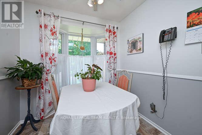 84 Tamblyn Crescent, Ottawa, Ontario  K2L 3A4 - Photo 5 - X12183385