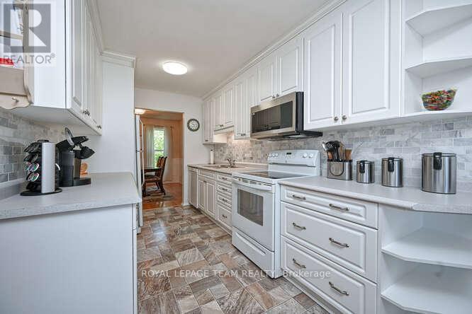 84 Tamblyn Crescent, Ottawa, Ontario  K2L 3A4 - Photo 8 - X12183385