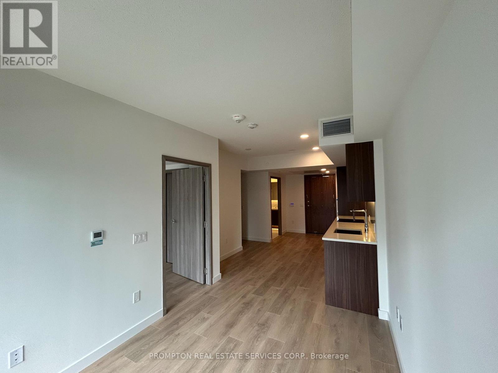 1509 - 3 Concord Cityplace Way, Toronto, Ontario  M5V 0X3 - Photo 8 - C12183365