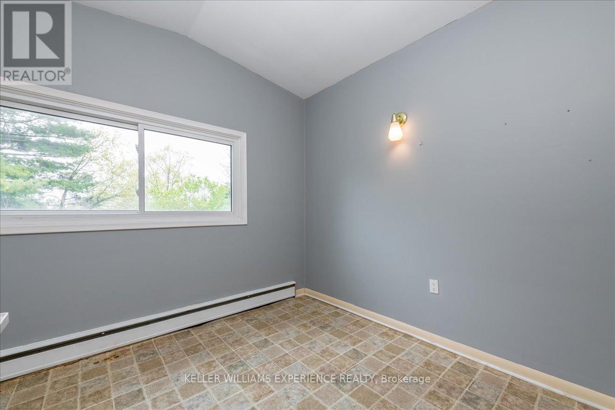 46 Eugenia Street, Barrie, Ontario  L4M 1P8 - Photo 16 - S12183375
