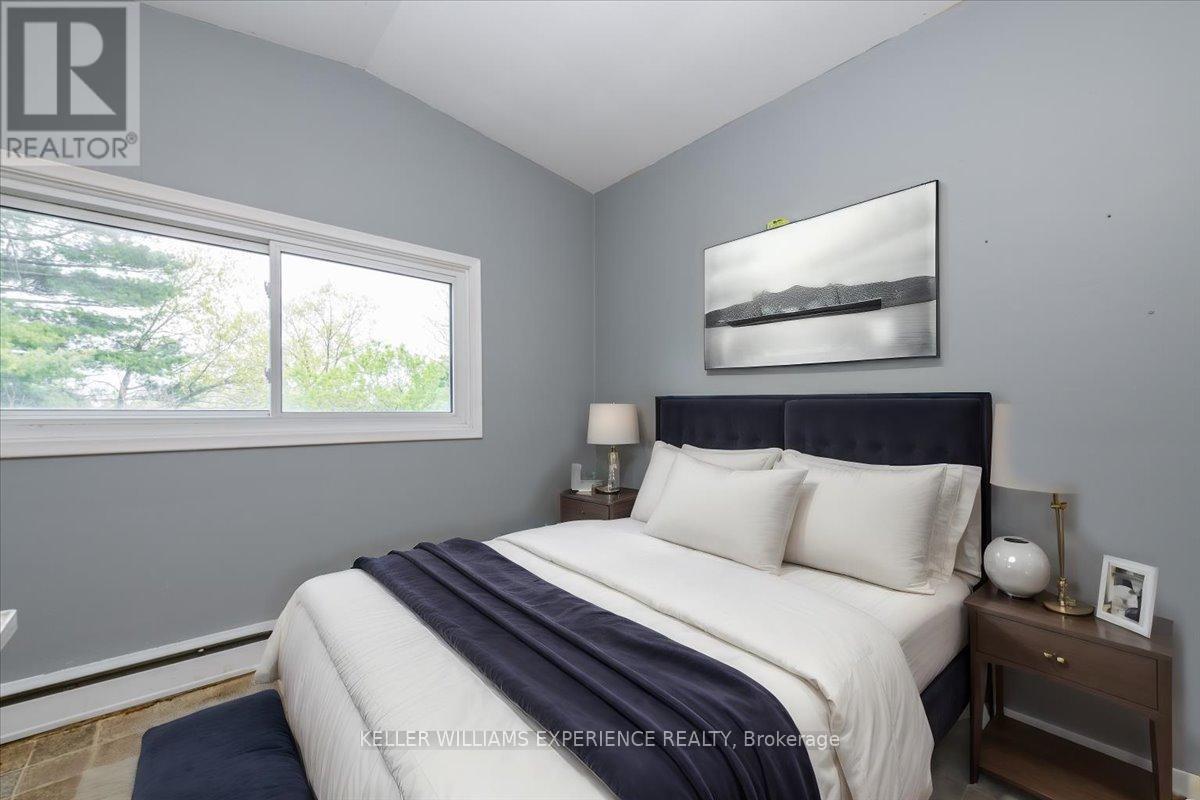 46 Eugenia Street, Barrie, Ontario  L4M 1P8 - Photo 17 - S12183375
