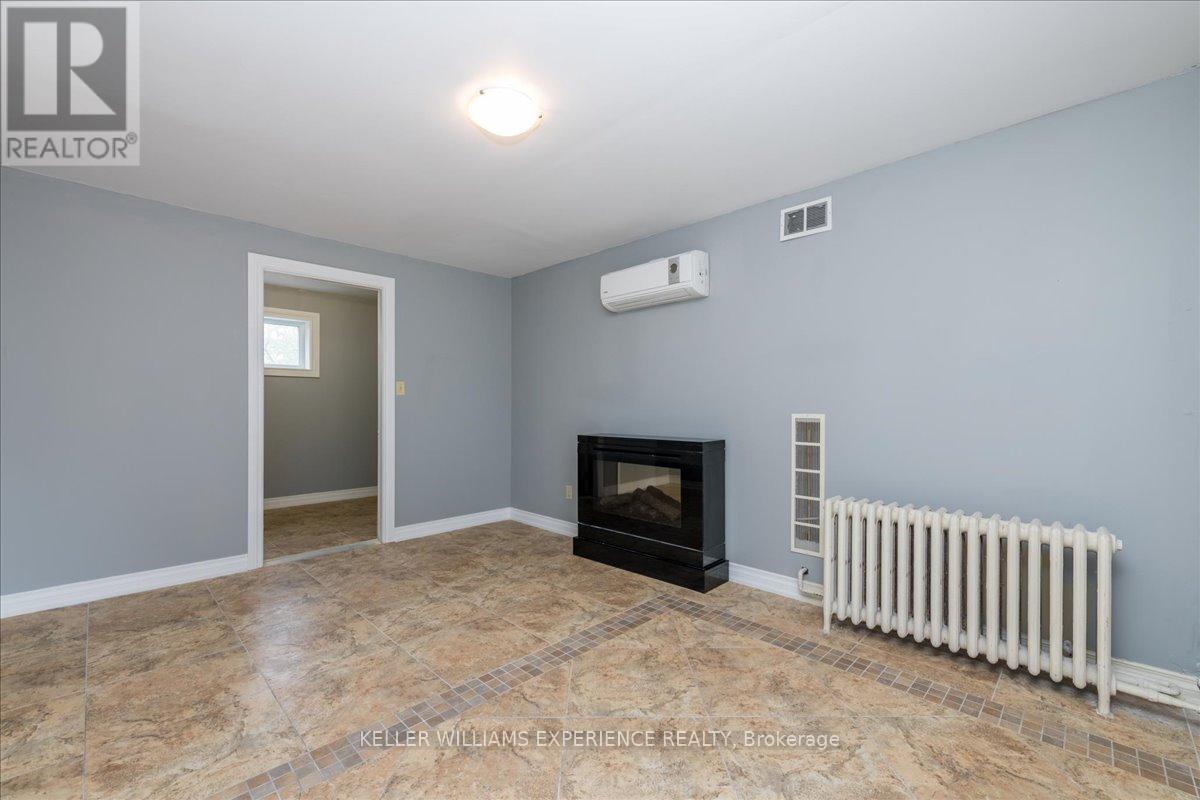 46 Eugenia Street, Barrie, Ontario  L4M 1P8 - Photo 24 - S12183375