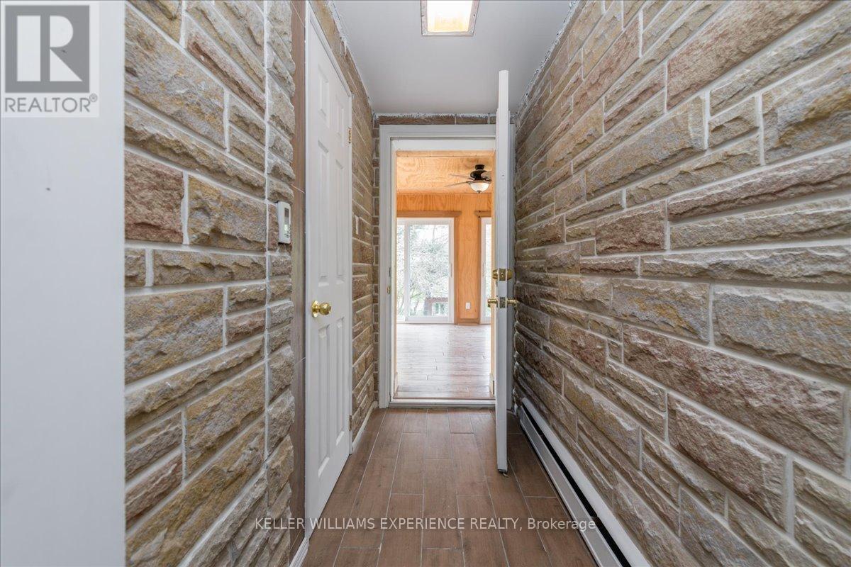 46 Eugenia Street, Barrie, Ontario  L4M 1P8 - Photo 31 - S12183375
